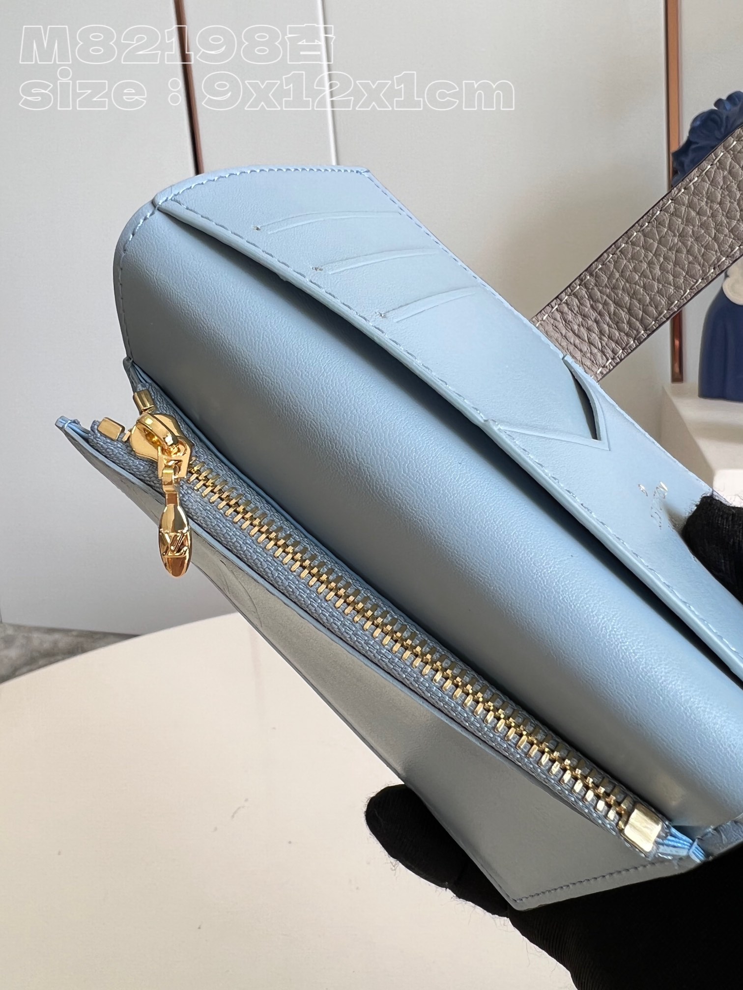 l0*is V*t0n m82198 apricot lv small straight bag in grained taurillon leather