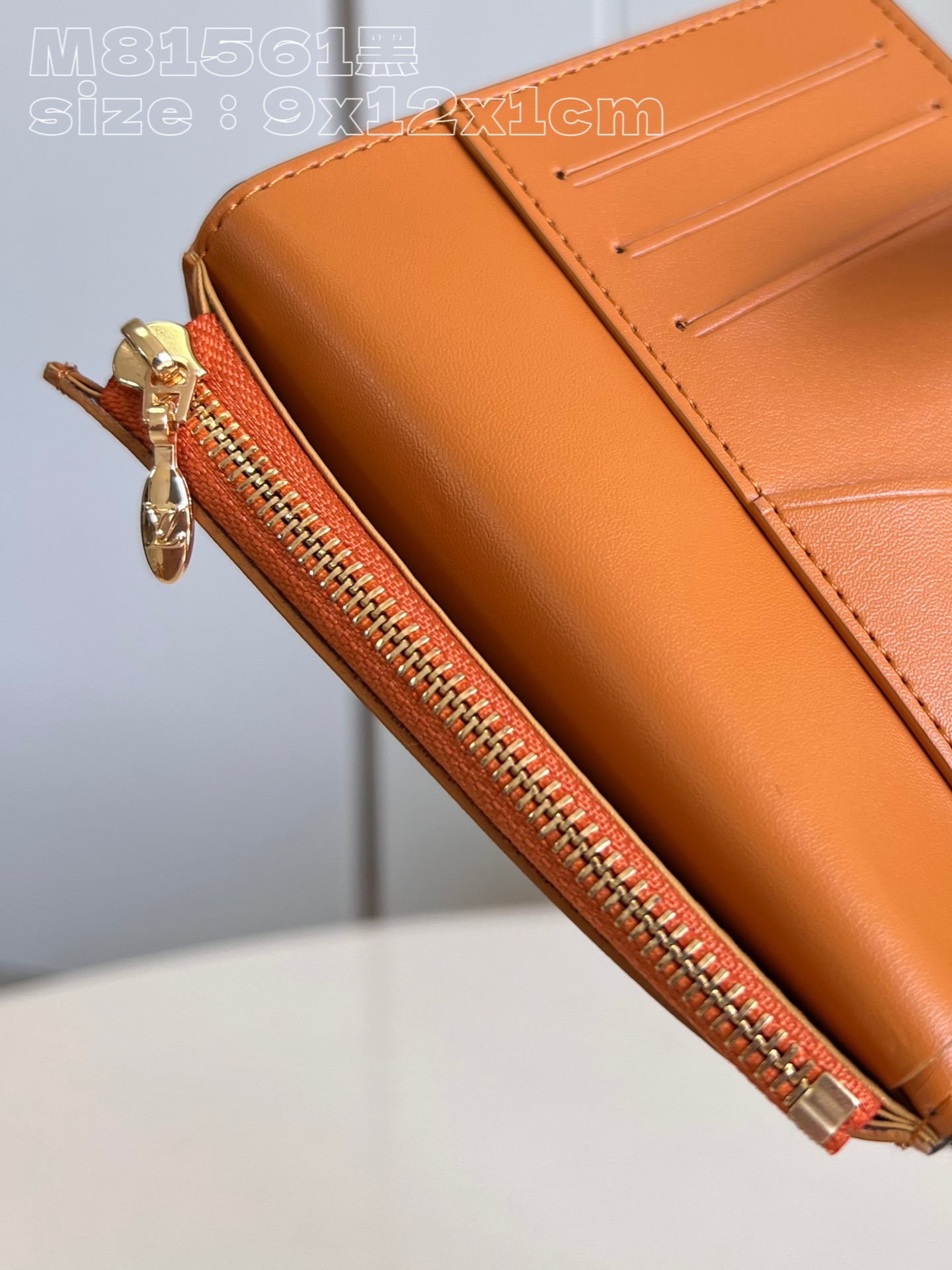 l0*is V*t0n m81561 in black, in grained taurillon leather, is a small, straight lv bag