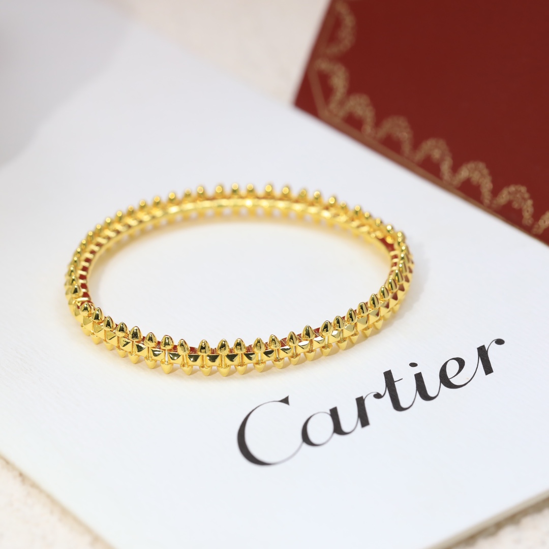 clash de Ca*t*er bracelet