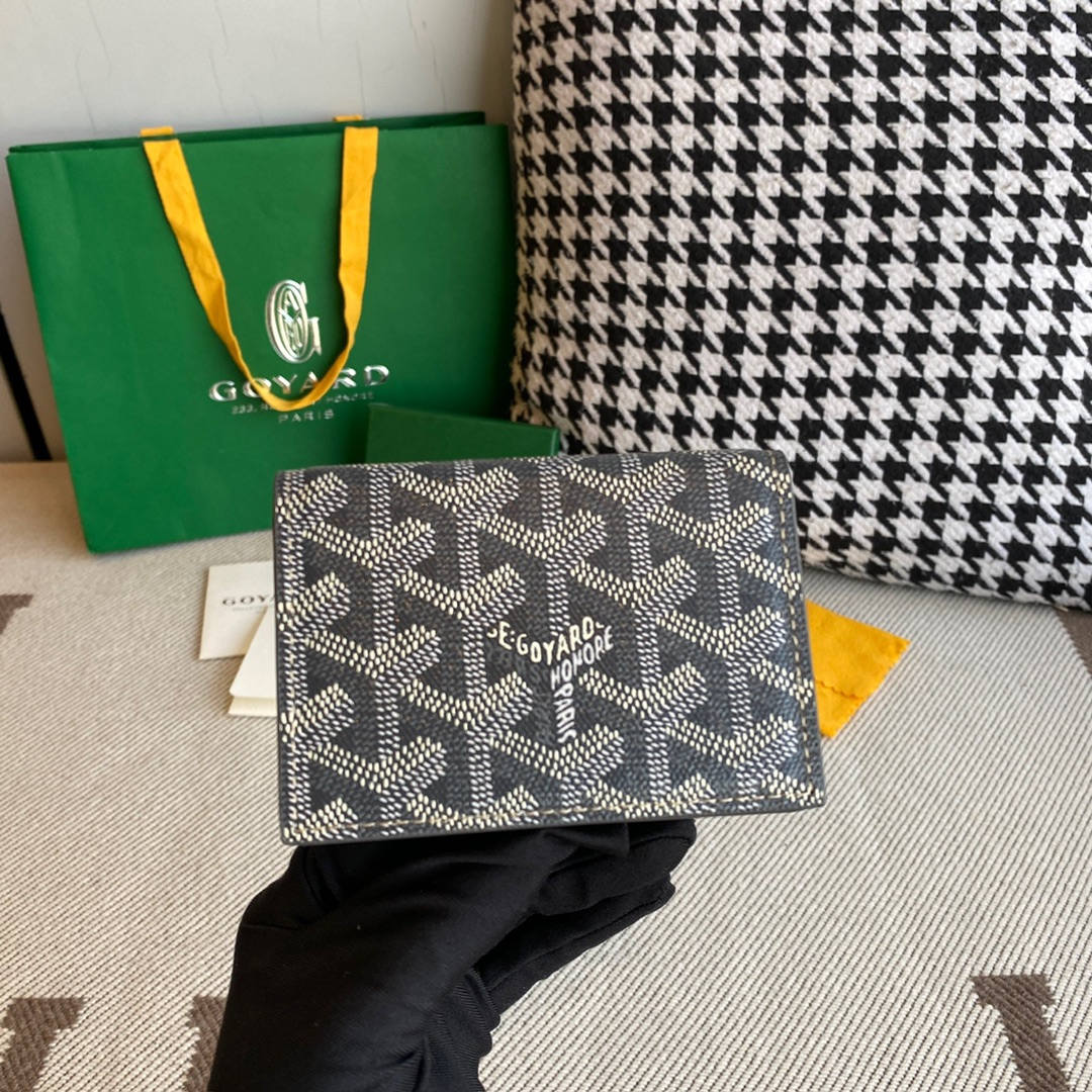grey Go*ard malesherbes card wallet ideal for business as it was designed to hold business cards in