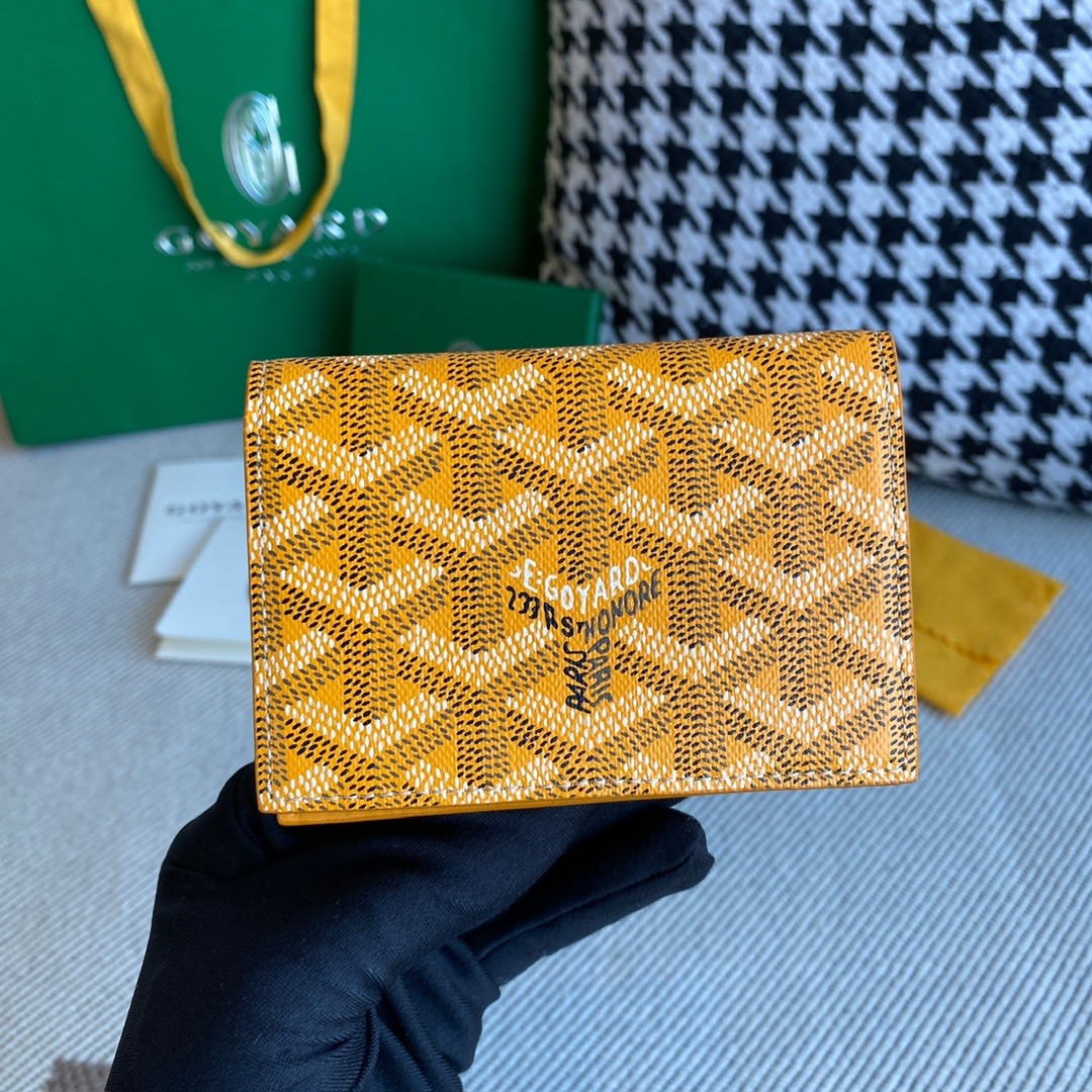 yellow Go*ard malesherbes card wallet ideal for business as it was designed to hold business cards