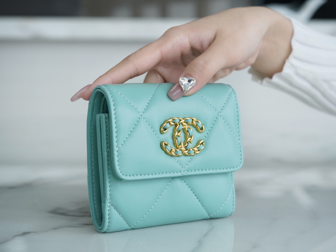 Ch*el fall into the # short clip temptation blue bad is the feeling of heartbeat modern fashion classic