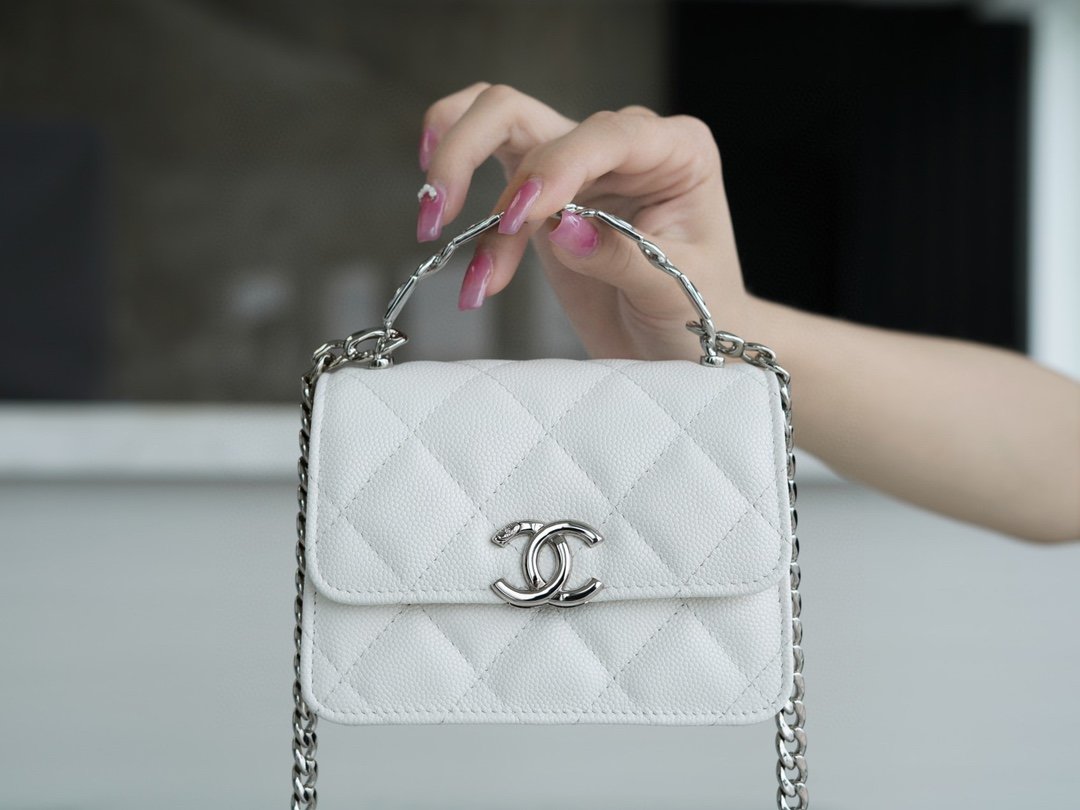 Ch*el 22s enamel handle chain bag white silver buckle using italian origin haas caviar calfskin