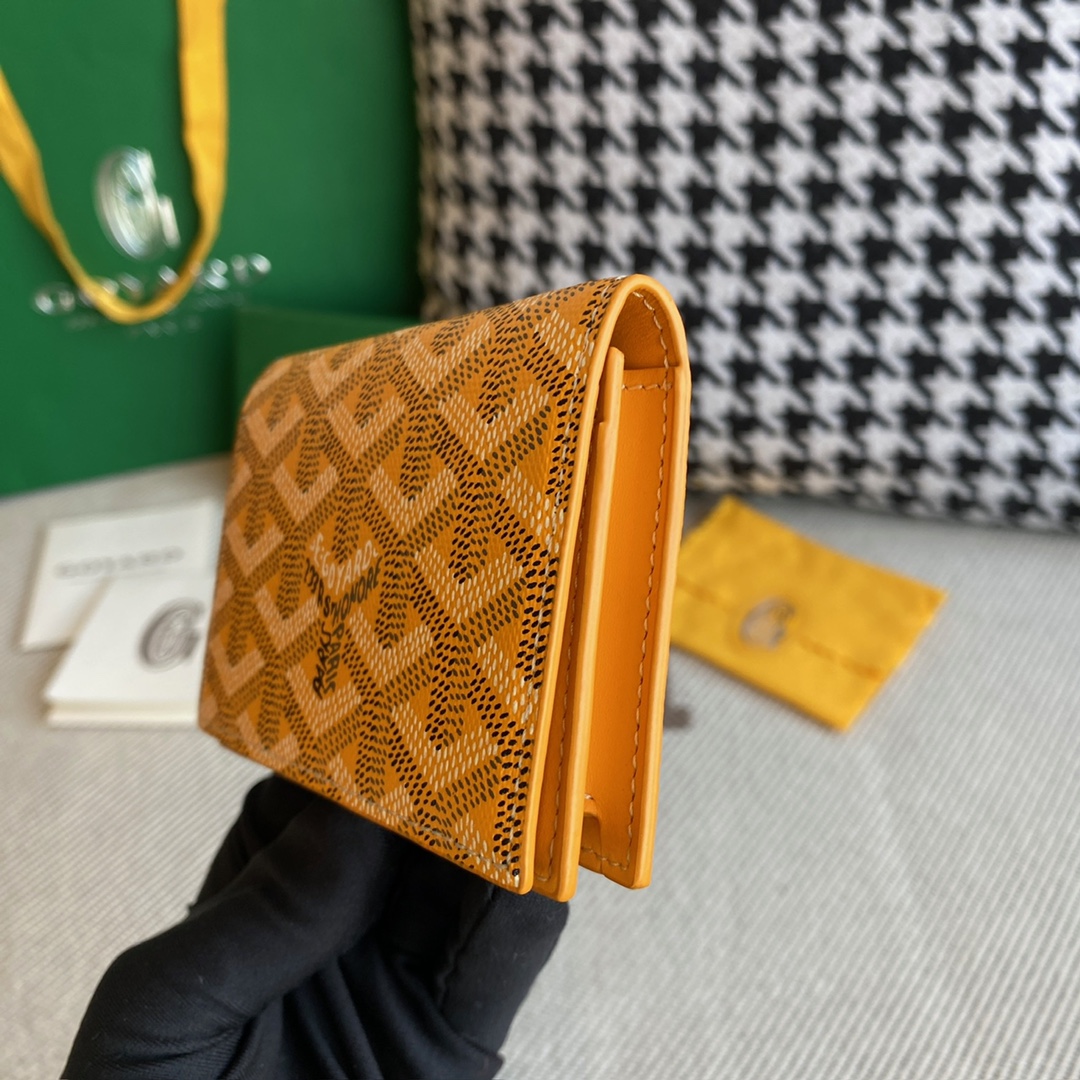 yellow Go*ard malesherbes card wallet ideal for business as it was designed to hold business cards