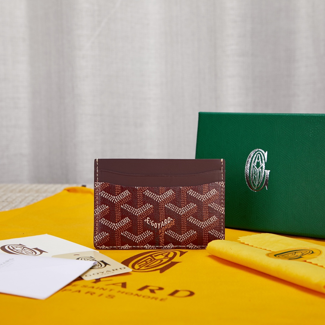 burgundy Go*ard saint-sulpice card wallet compact for organising cards and papers or folded notes