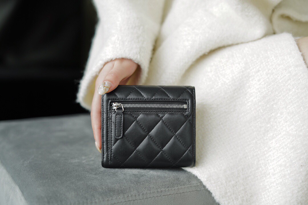 Ch*el classic trifold short clip black lamb silver delicate lambskin has a kind of innate charm