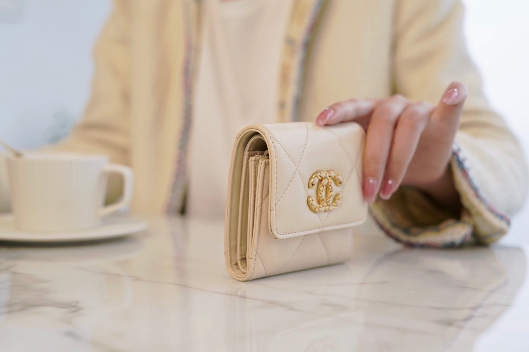 Ch*el into the temptation of # short clip milk tea apricot bad is the feeling of heartbeat modern fashion classic