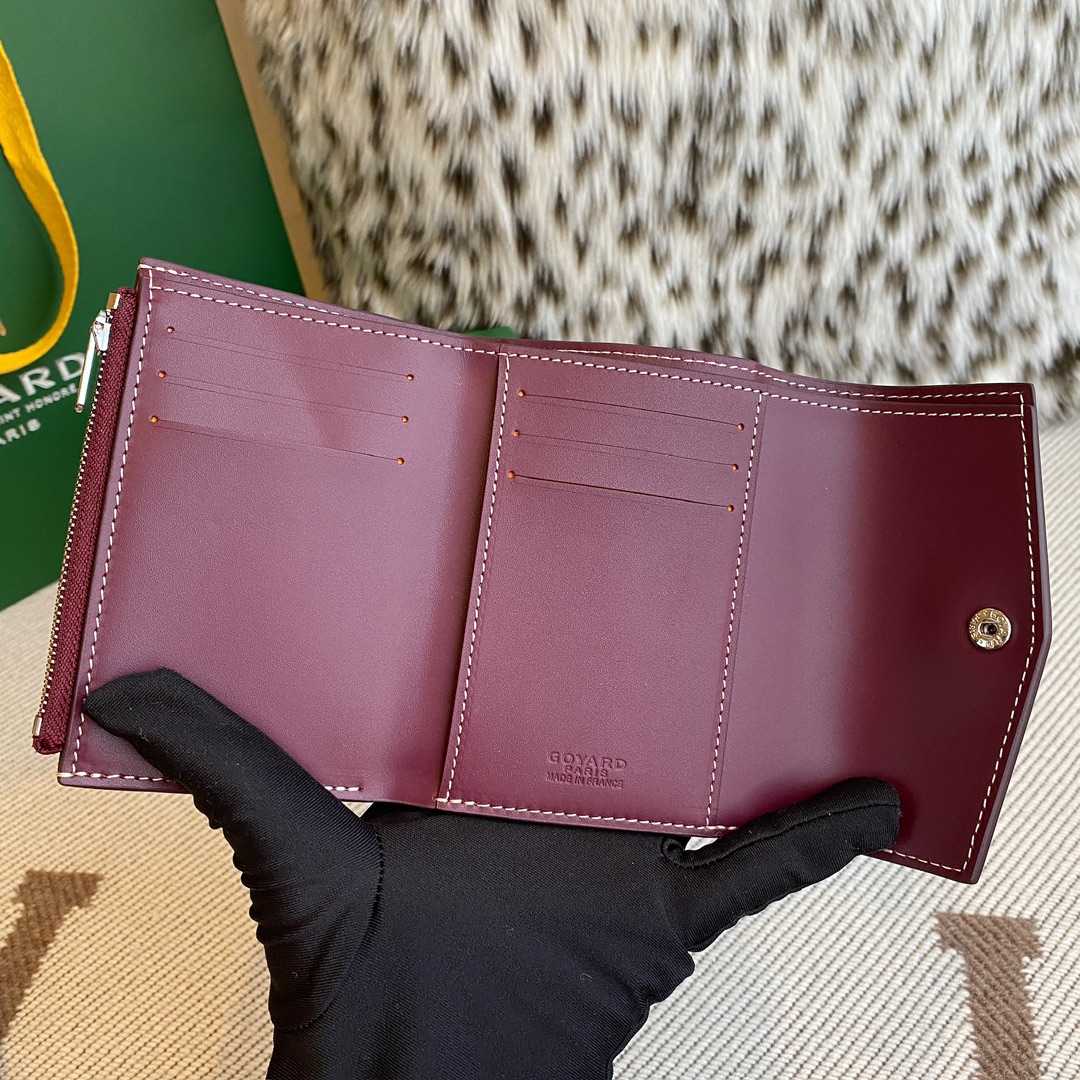burgundy Go*ard saint-gabriel wallet lightweight and compact