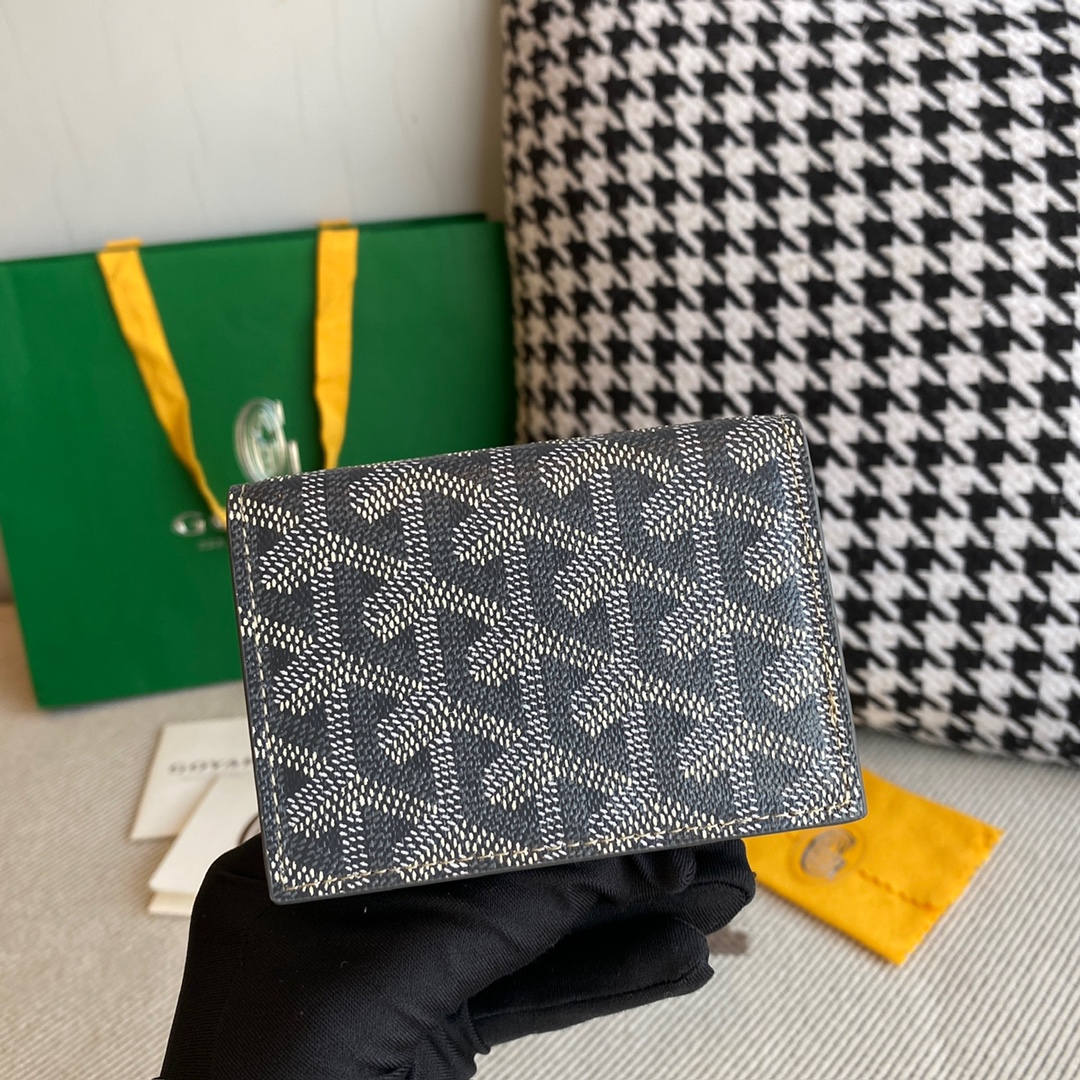 grey Go*ard malesherbes card wallet ideal for business as it was designed to hold business cards in