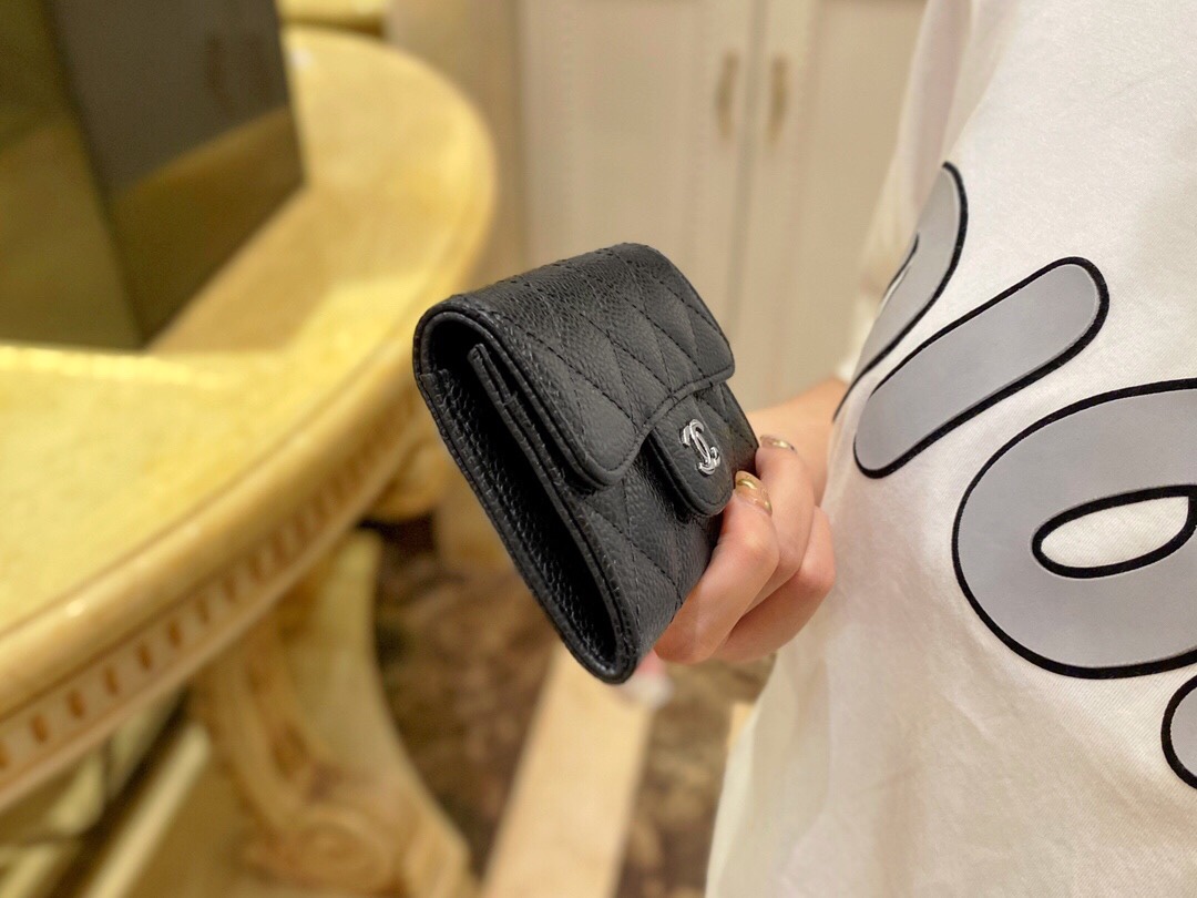 Ch*el clasic flap classic card bag black silver using french imports of hass origin calfskin