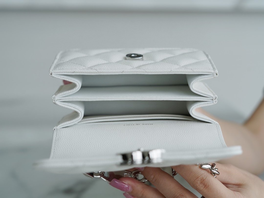 Ch*el 22s enamel handle chain bag white silver buckle using italian origin haas caviar calfskin
