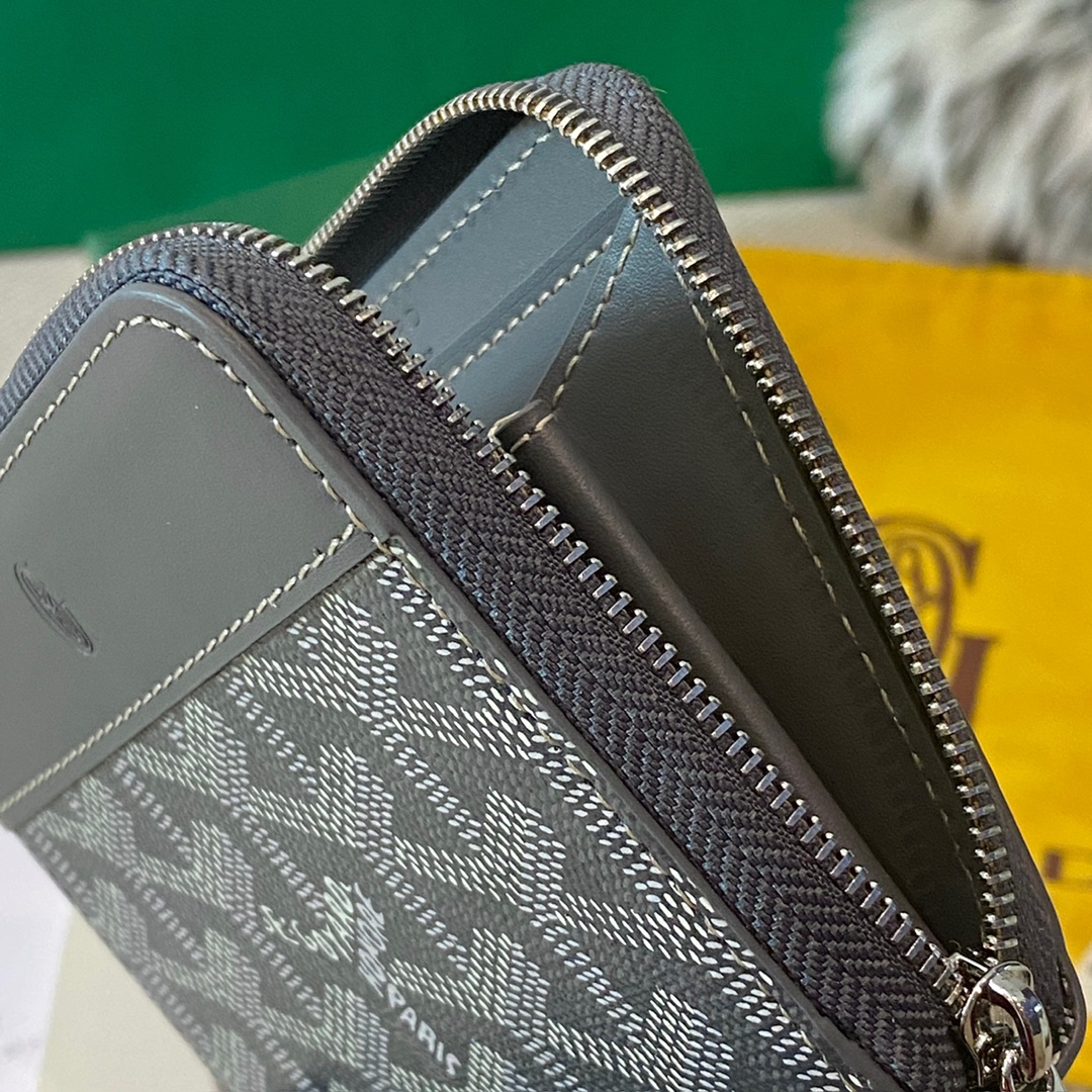 grey Go*ard matignon pm wallet is a compact shape and closes securely with a zip