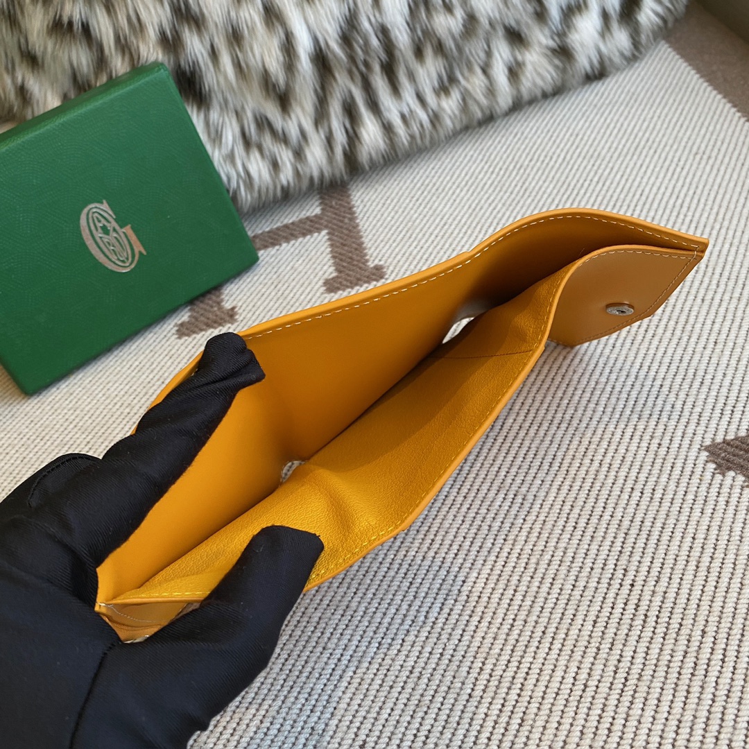 yellow Go*ard saint-gabriel wallet lightweight and compact