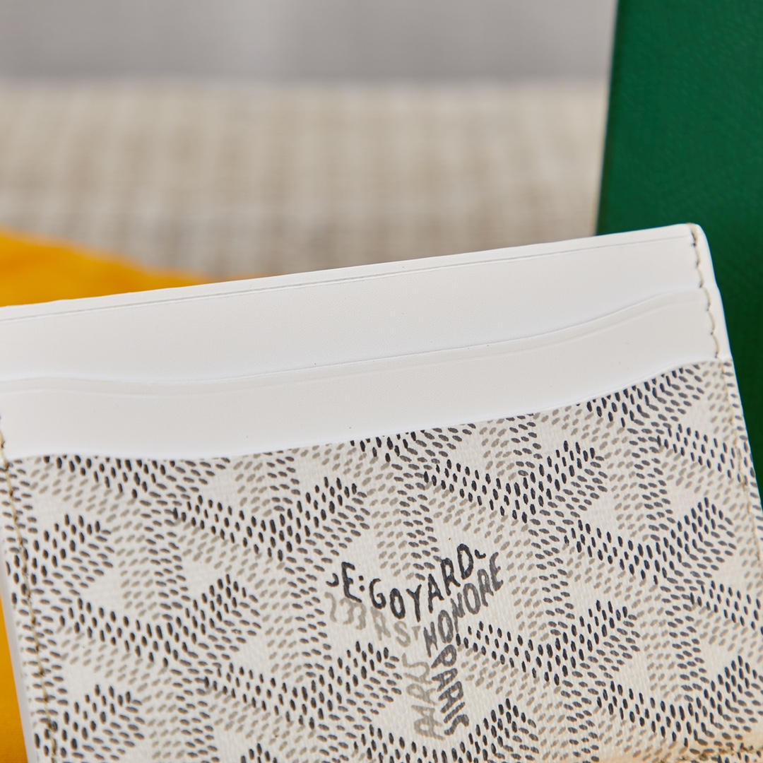 white Go*ard saint-sulpice card wallet compact for organising cards and papers or folded notes