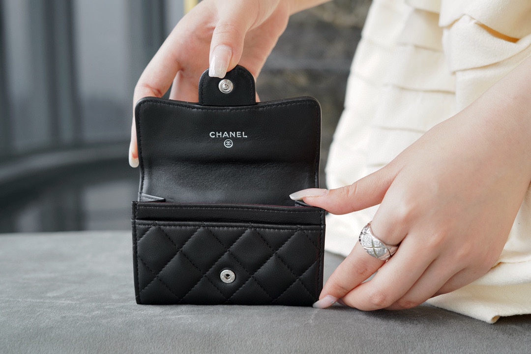 Ch*el classic flap card holder (upgraded version) lambskin black silver