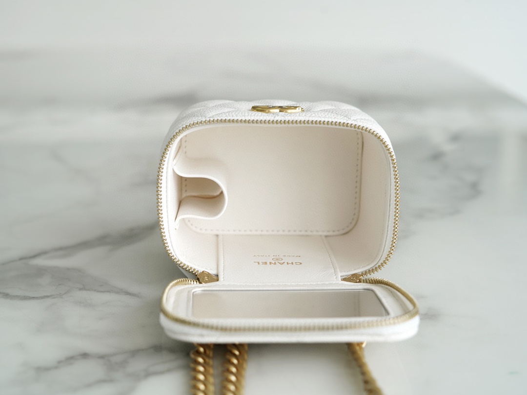Ch*el 23p spring/summer new love adjustable buckle small box unsurprisingly