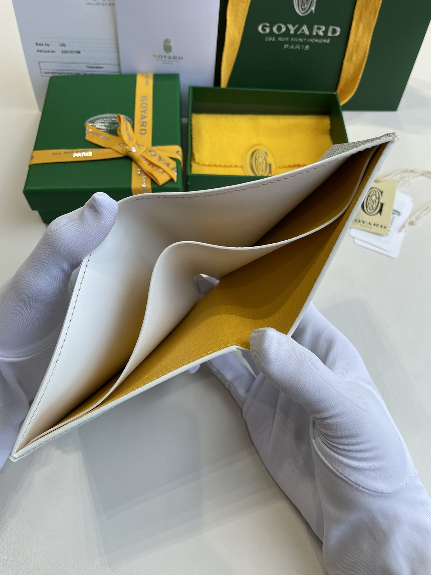 white Go*ard victoire wallet organising cards, papers and notes ,can be used in a bag