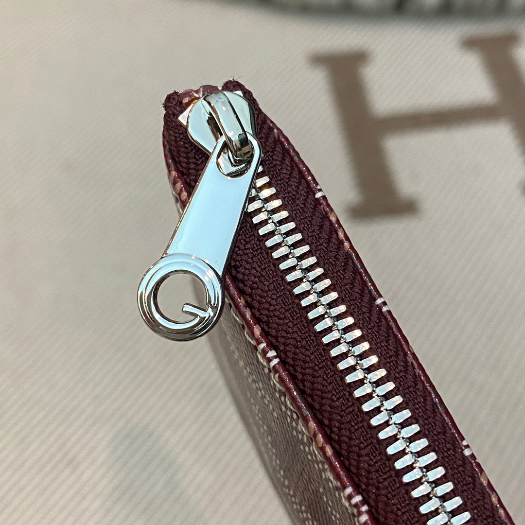 burgundy Go*ard senat nano key pouch inner d-ring and zip closing system