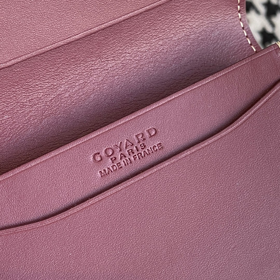 burgundy Go*ard malesherbes card wallet ideal for business as it was designed to hold business cards