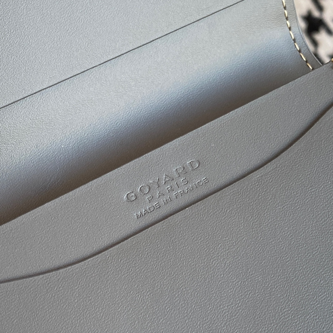 grey Go*ard malesherbes card wallet ideal for business as it was designed to hold business cards in
