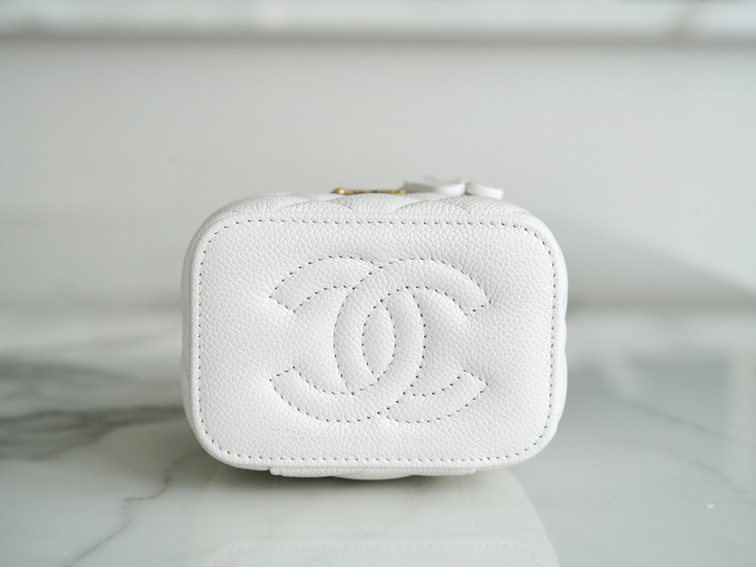 Ch*el 23p spring/summer new love adjustable buckle small box unsurprisingly
