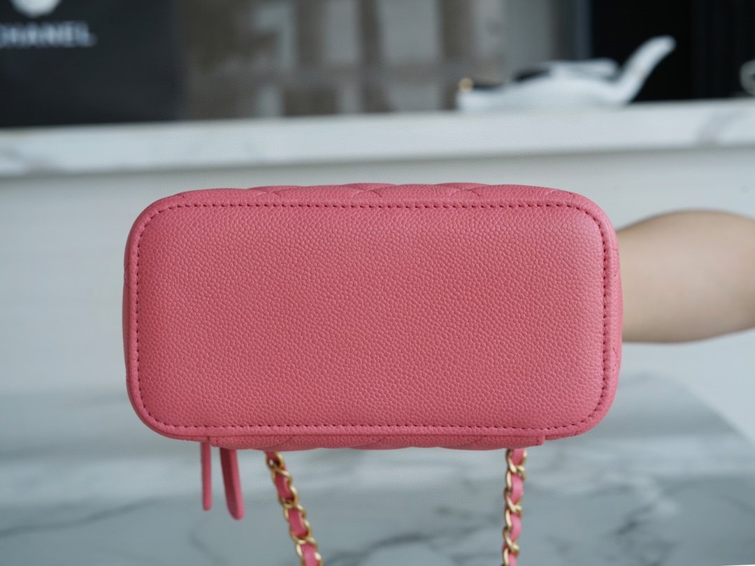 Ch*el spring and summer hollow handle long box coral pink classic diamond check