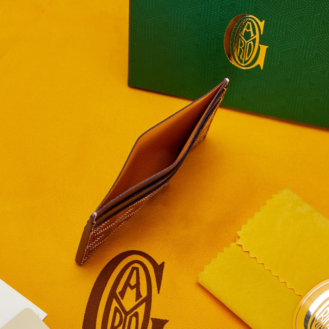burgundy Go*ard saint-sulpice card wallet compact for organising cards and papers or folded notes