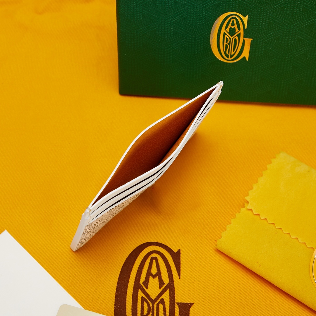 white Go*ard saint-sulpice card wallet compact for organising cards and papers or folded notes