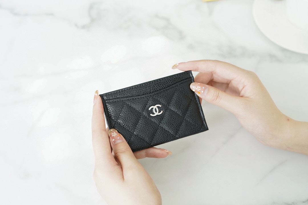 Ch*el classic card holder black cow silver using caviar particles embossed calfskin