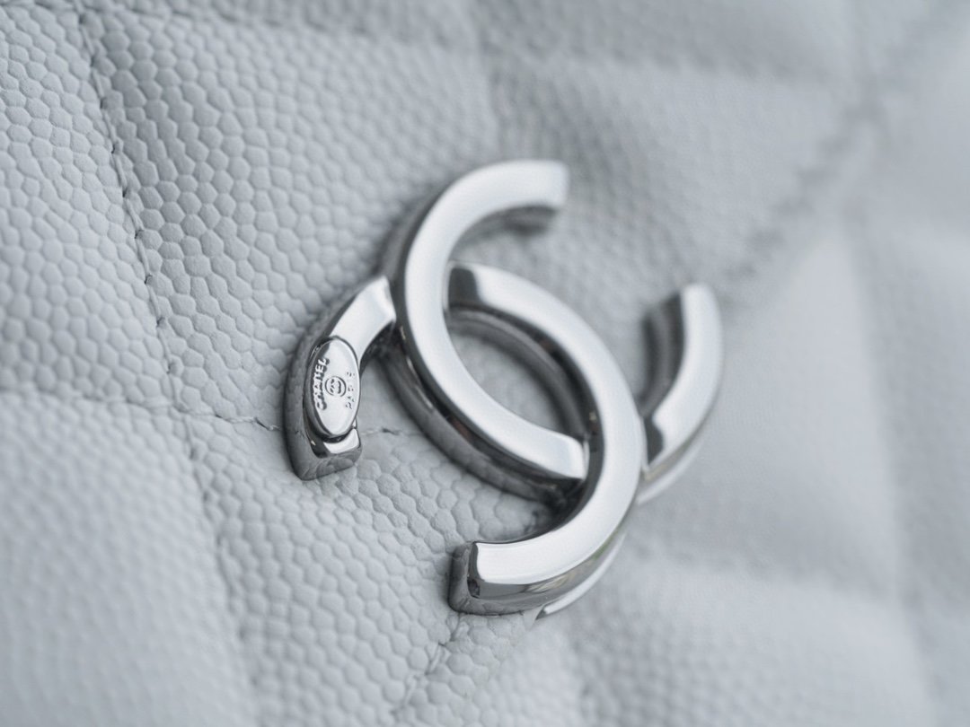 Ch*el 22s enamel handle chain bag white silver buckle using italian origin haas caviar calfskin