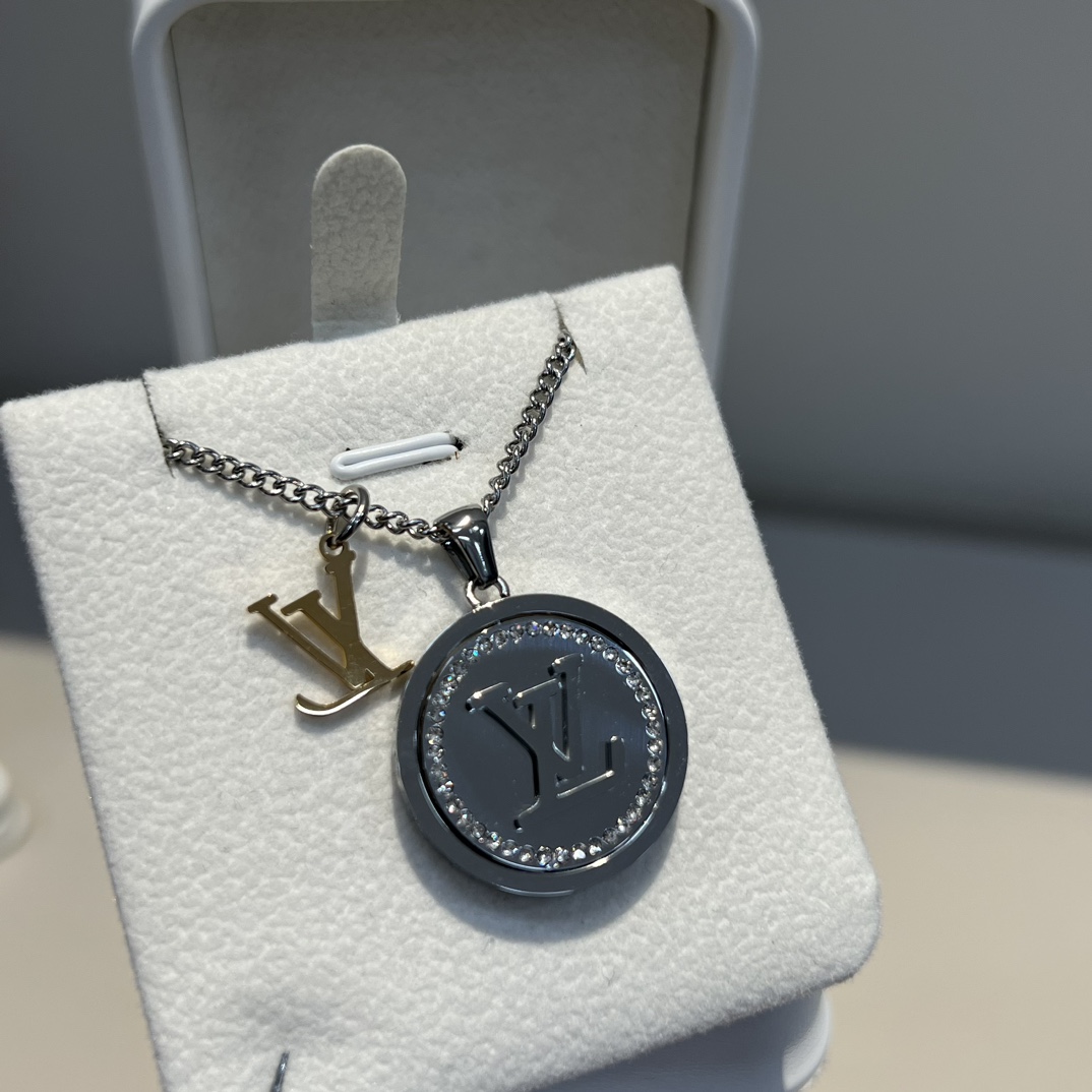 Turntable Necklace
