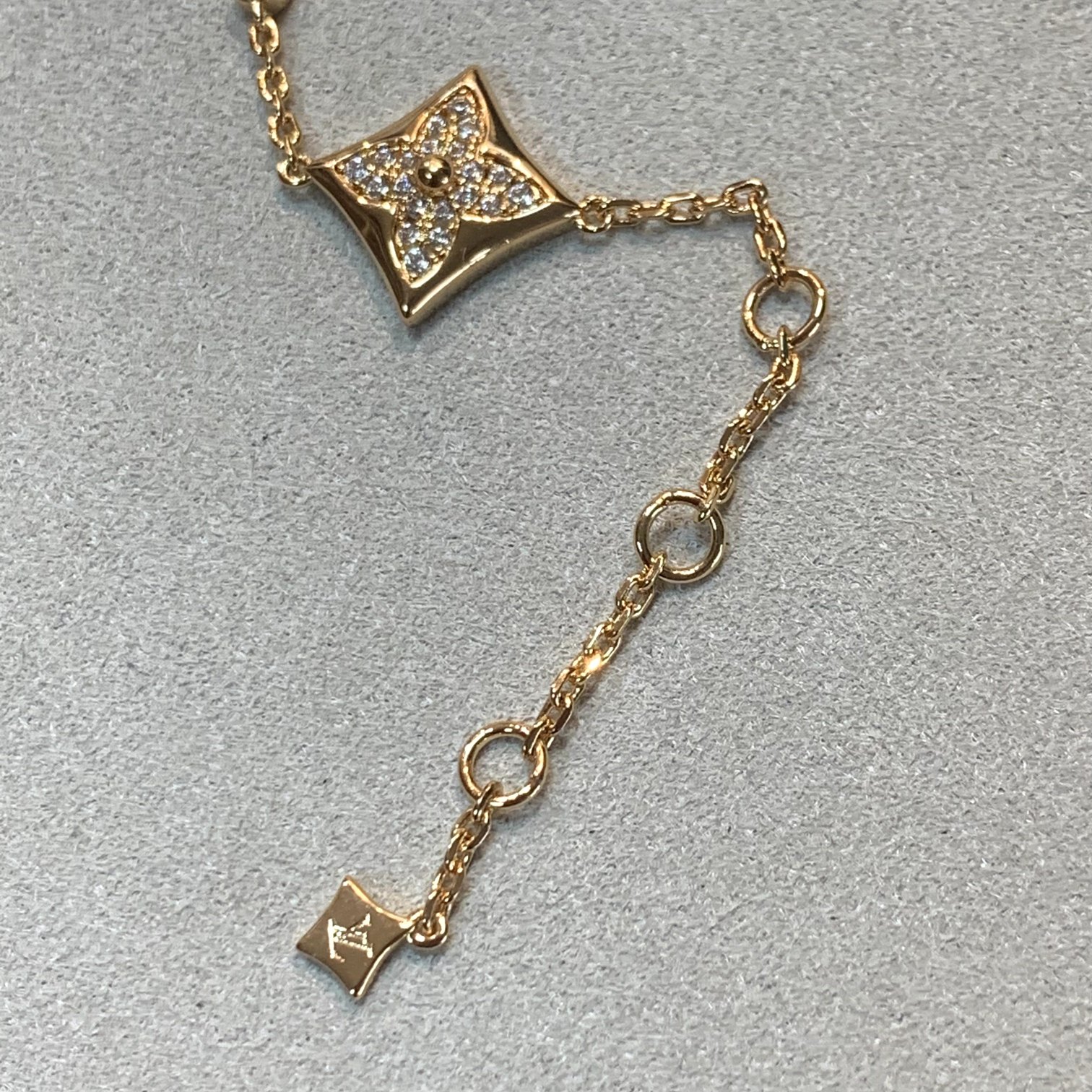 4 Flower Bracelet with Full Diamonds