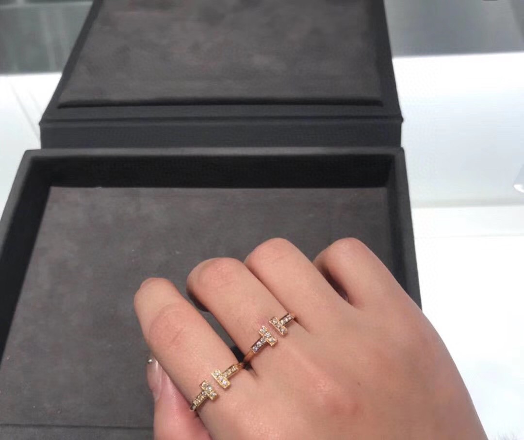T Ring with Diamonds