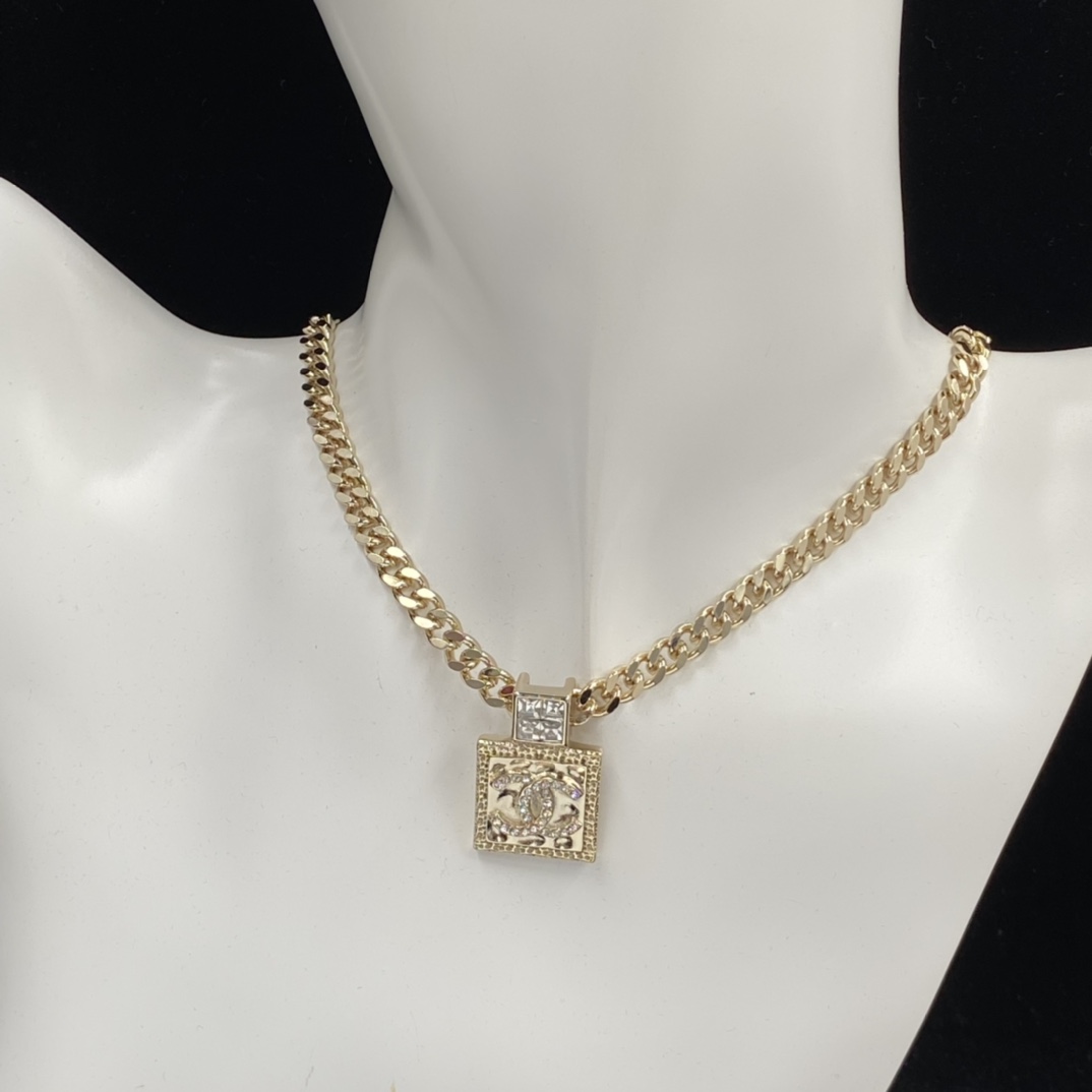 Necklace 22