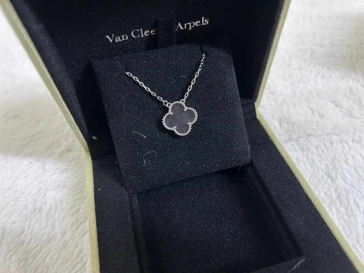 Alhambra Transparent Natural Stone 1 Motif Necklace