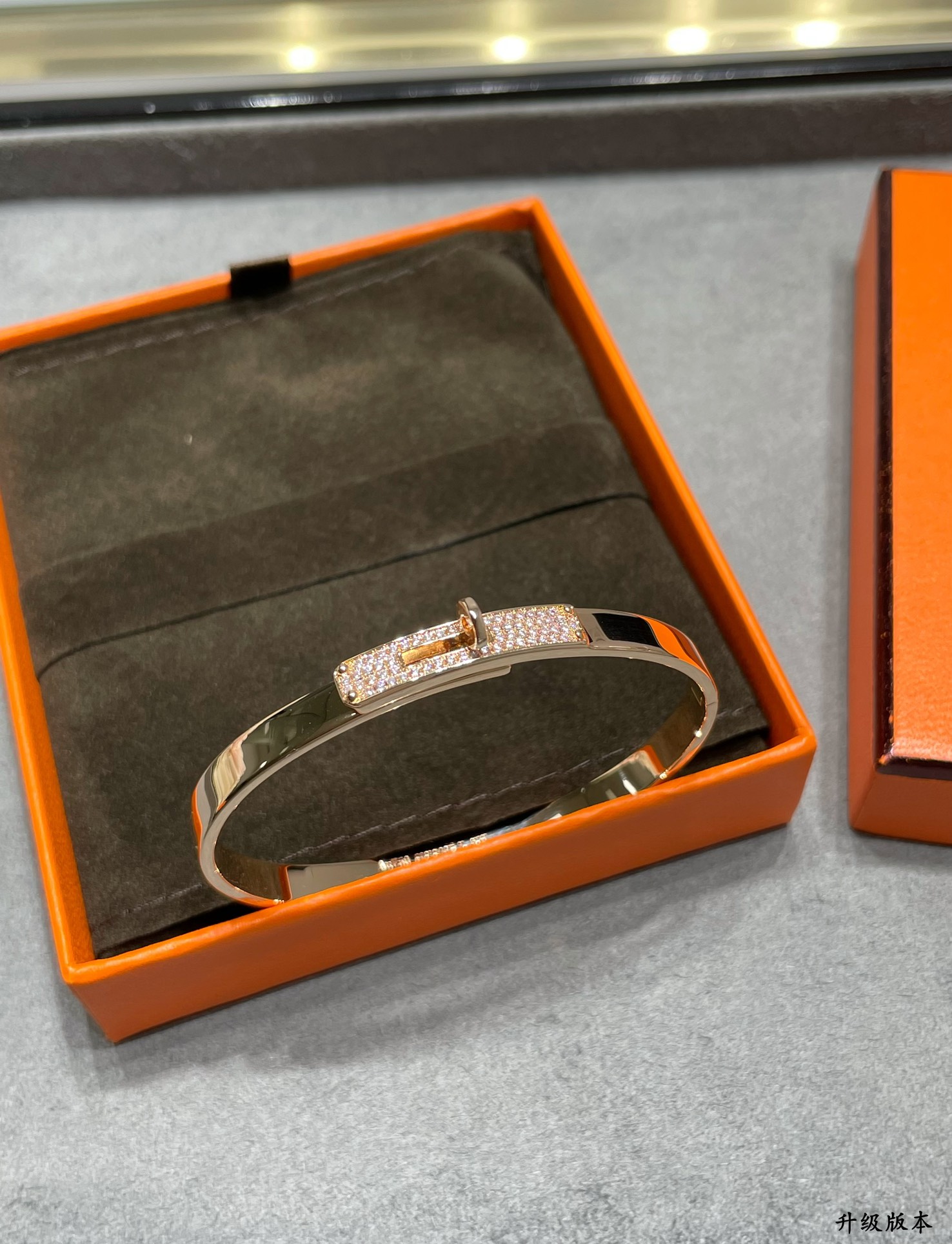 Kelly Bracelet with Half Diamonds