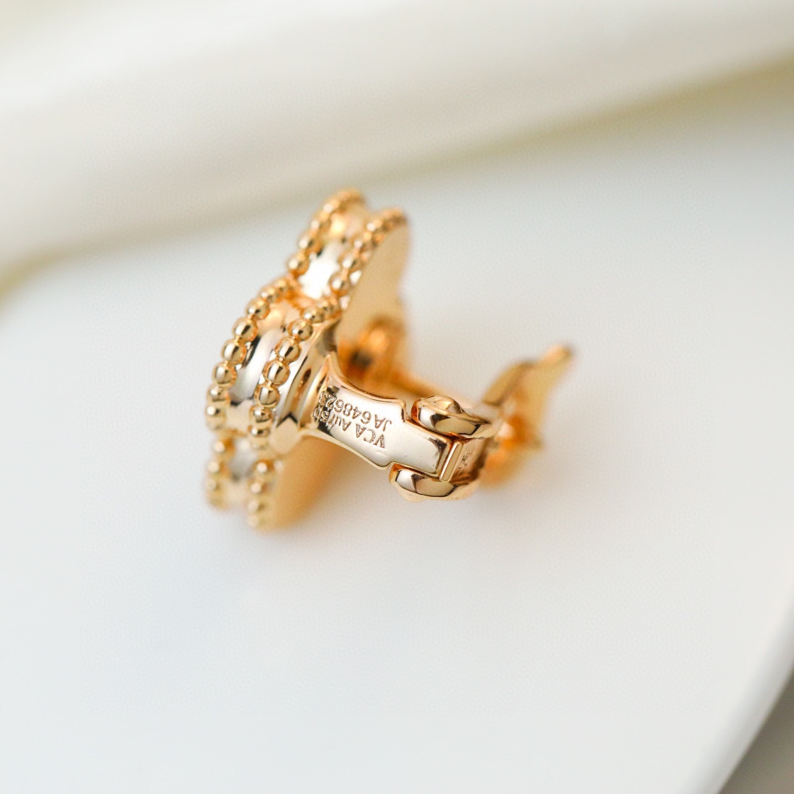 Alhambra Earrings with a Diamond