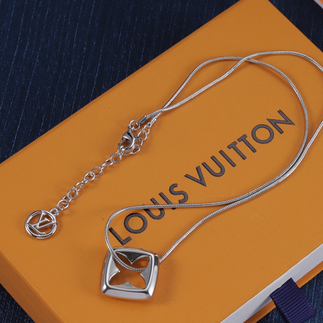 LV Big Flower Necklace